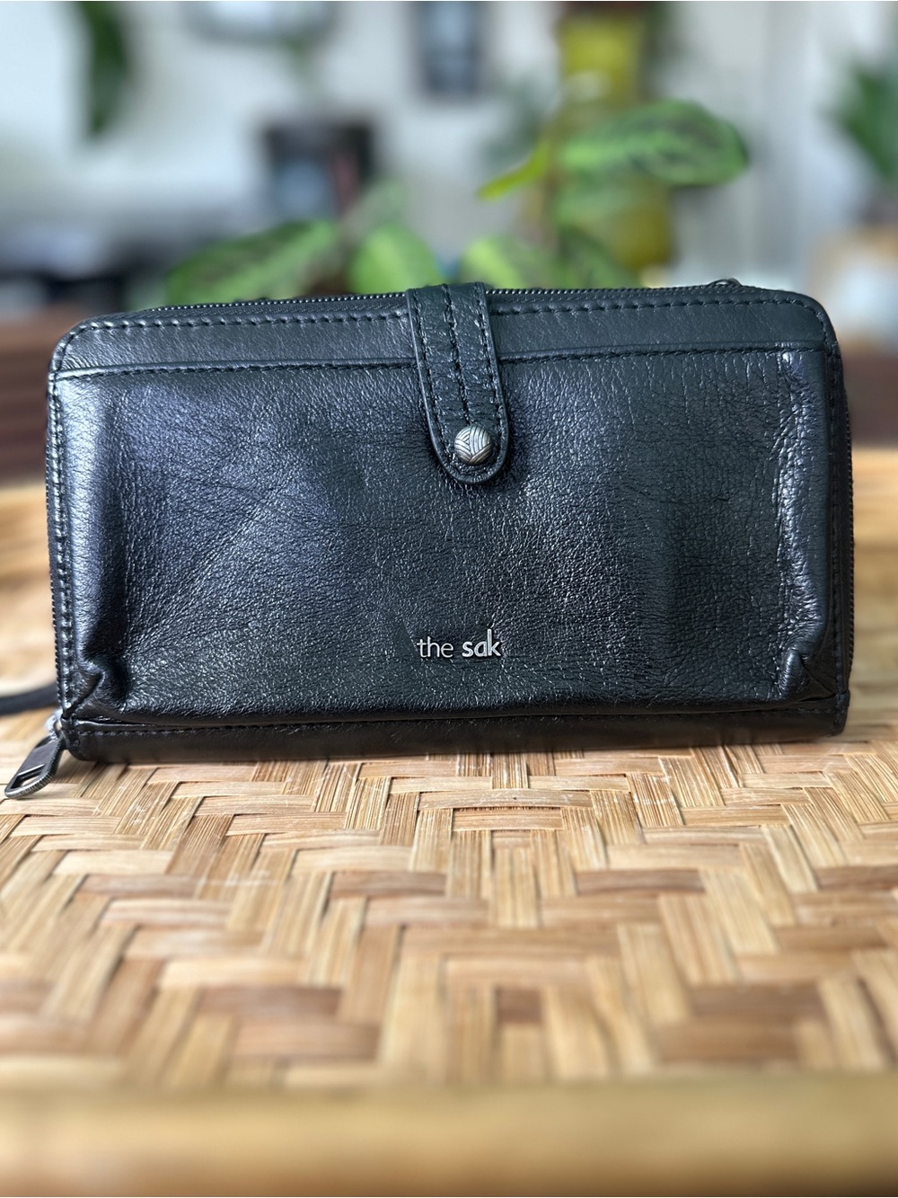 The Sak Black Leather Smartphone Wristlet Wallet